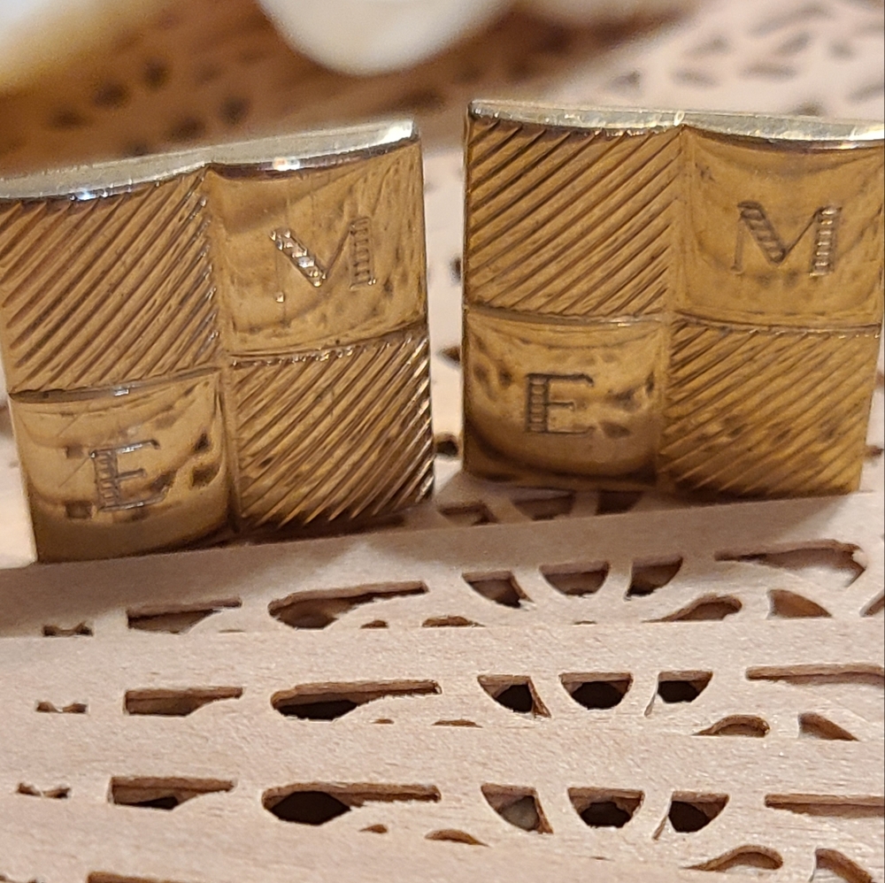 Unique Vintage Gold Cuff Links